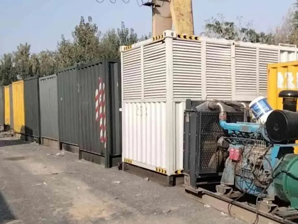 打安镇200KW柴油发电机机组每小时油耗是多少？